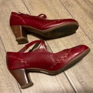 John Fluevog Operetta Malibran 8.5 cherry red!